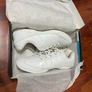chassé Apex Youth Cheerleading Shoes - White Cheer Shoes, worn only two times.